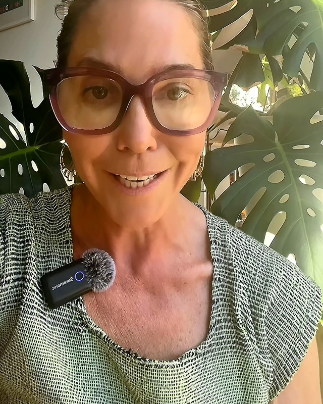 Pamela in the video: Never forget to follow up on an email again
