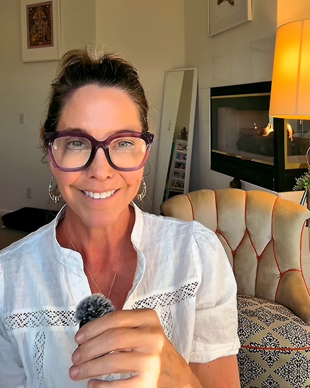 Pamela in the video: The fastest way to get ahead of everyone is to start building AI systems